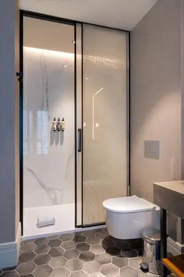 Un baño de H10 Palacio Colomera