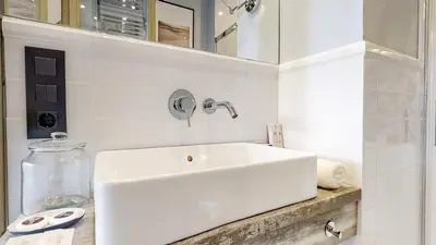Un baño de Bright and new- 2Bd 2Bth- Conde de Torrejon
