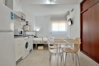 Una cocina o zona de cocina en La Terraza de Alfaros & Parking Gratuito