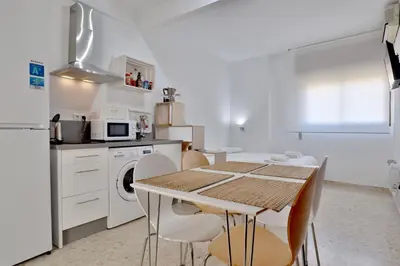 Una cocina o zona de cocina en La Terraza de Alfaros & Parking Gratuito