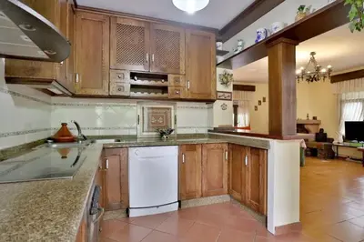 Una cocina o zona de cocina en Modern Villa with Private Pool in Córdoba