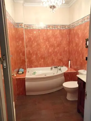 Un baño de Apartamento en Pleno Centro De Marchena 3 dormitorios 3 baños privados
