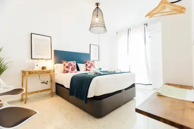 Cama o camas de una habitación en Stunning and colorful- 4Bd 2Bth- Santa Cruz