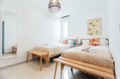 Cama o camas de una habitación en Stunning and colorful- 4Bd 2Bth- Santa Cruz