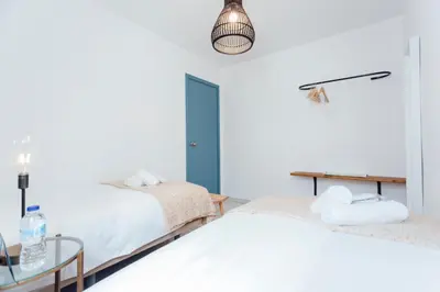 Cama o camas de una habitación en Stunning and colorful- 4Bd 2Bth- Santa Cruz