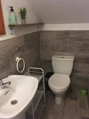 Un baño de Apto con patio y barbacoa BBQ H de la Reina