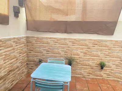 Plano de Apto con patio y barbacoa BBQ H de la Reina