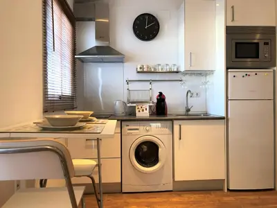 Una cocina o zona de cocina en Atico La Judería 2B V33