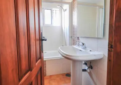 Un baño de Paredones Casa Rural Caminito del Rey