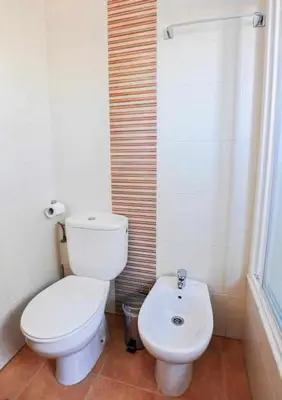 Un baño de Paredones Casa Rural Caminito del Rey