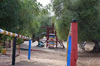 Zona de juegos infantil en Cosy house in Estepa with mountain view