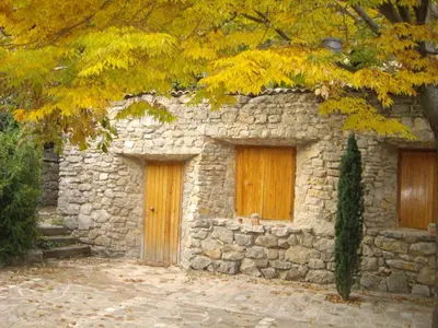 Plano de La Casita con piscina privada de tres dormitorios