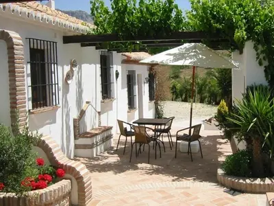 Un patio o zona al aire libre en Guest house in a traditional Andalusian country estate