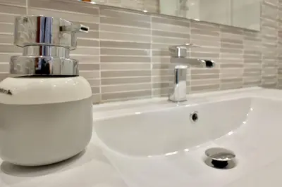 Un baño de CONFORT CORDOBA CENTRO II
