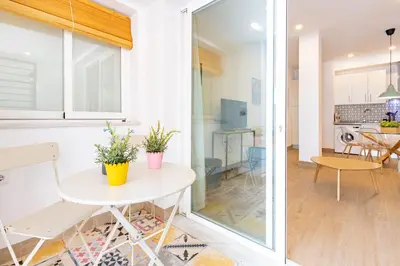 Una cocina o zona de cocina en Nine O'Clock Metrosol