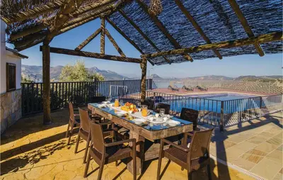 Plano de Cozy Home In Iznájar With Kitchen