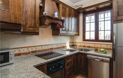 Plano de Cozy Home In Iznájar With Kitchen
