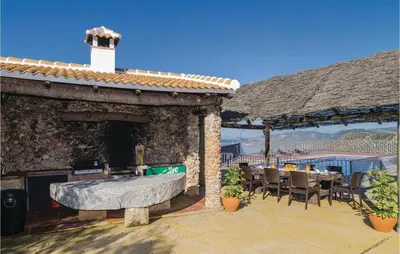 Plano de Cozy Home In Iznájar With Kitchen