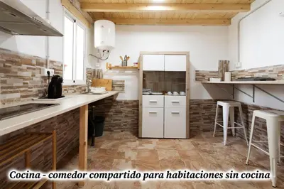 Una cocina o zona de cocina en Molino de Lucero, casa rural