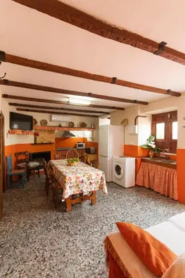 Una cocina o zona de cocina en Molino de Lucero, casa rural