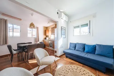 Zona de estar de HomeySeville-Lovely Duplex at Santa Cruz 10 pax, Parking Optional