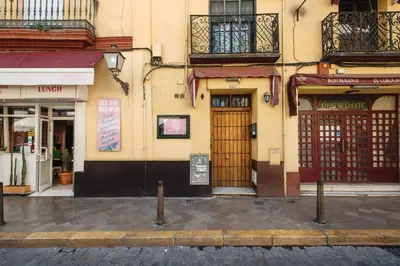 Fachada o entrada de HomeySeville-Lovely Duplex at Santa Cruz 10 pax, Parking Optional