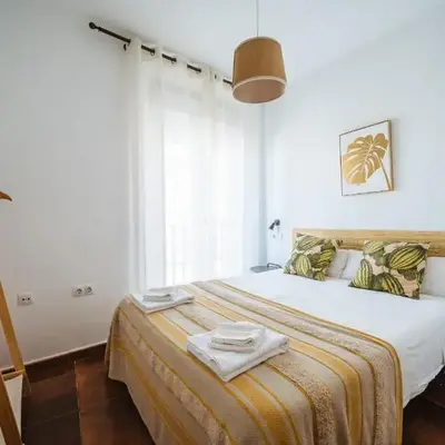 HomeySeville-Lovely Duplex at Santa Cruz 10 pax