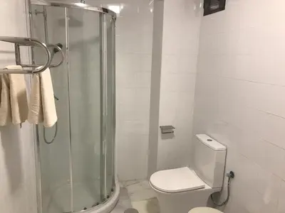 Un baño de 2.1 Apartamentos Arguiñan