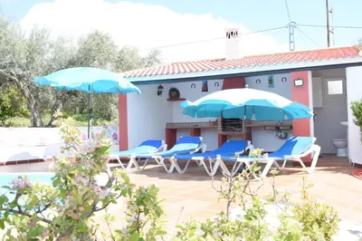 Piscina en o cerca de CASA RURAL ALEJO