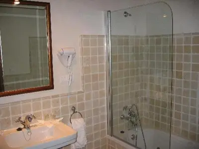 Un baño de Hospedería del Monasterio