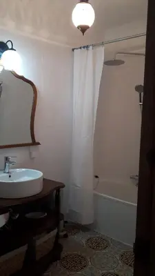 Un baño de VILLA MARIA