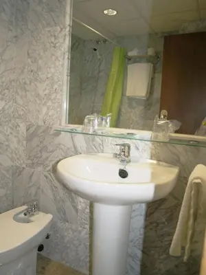 Un baño de Hotel Al-Yussana