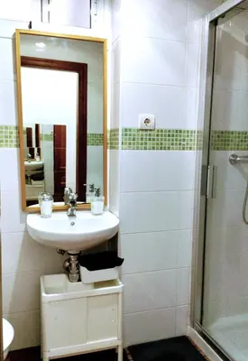 Un baño de ALOJAMIENTO LANZA en el CORAZÓN DE SEVILLA