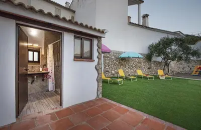 Un patio o zona al aire libre en Charming Villa in Mondrón with Private Pool