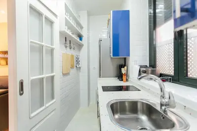 Una cocina o zona de cocina en Bright Duplex W/ Terrace