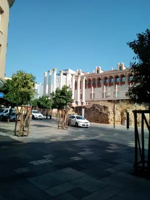 Edificio en el que se encuentra el hostal o pensión