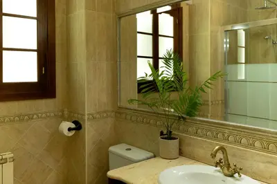 Un baño de Alojamiento Turístico Fuente del Rey