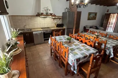 Una cocina o zona de cocina en casa rural el olimpo-caminito del rey