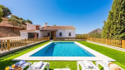 Piscina en o cerca de casa rural el olimpo-caminito del rey