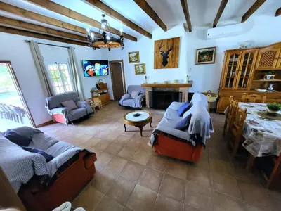 Zona de estar de casa rural el olimpo-caminito del rey
