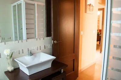 Un baño de Casa con piscina de agua salada Villa Pepucho 1