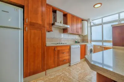 Una cocina o zona de cocina en Damasco, amplio apartamento cercano al centro