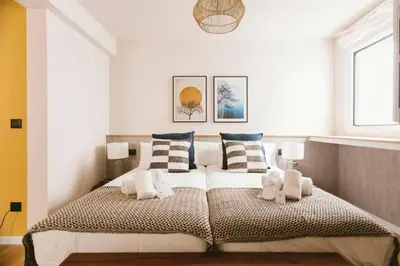 Cama o camas de una habitación en Modern attractive- 2Bd 2Bth- centric