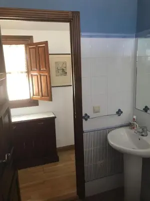 Un baño de Paredejas del Rey