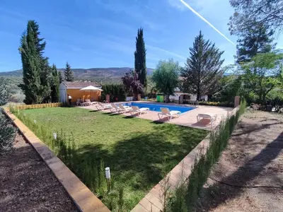 Piscina en o cerca de Paredejas del Rey