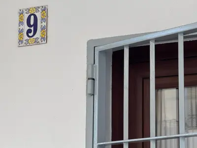 Certificado, premio, señal o documento que está expuesto en Loft Jazmin junto a Puente Romano