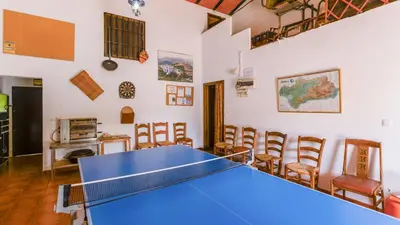Instalaciones para jugar al ping pong en Cortijo Entresierras o alrededores