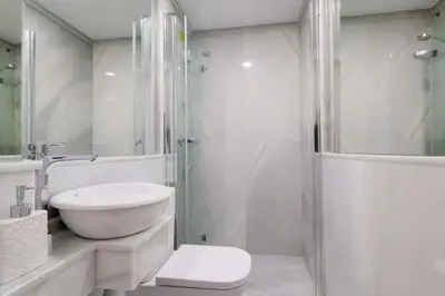 Un baño de Balcón de Córdoba la Vieja