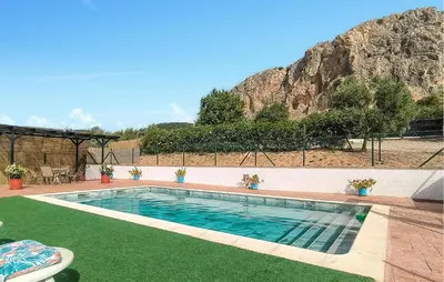 Piscina en o cerca de Nice Home In Cañete La Real