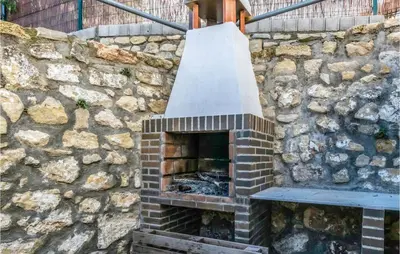 Barbacoa disponible para clientes en la casa o chalet